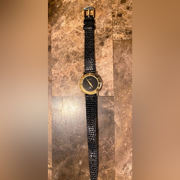 GUCCI Women’s 18k Gold Plated 3000L Quartz Watch/Leather Strap (Authentic) main image 1